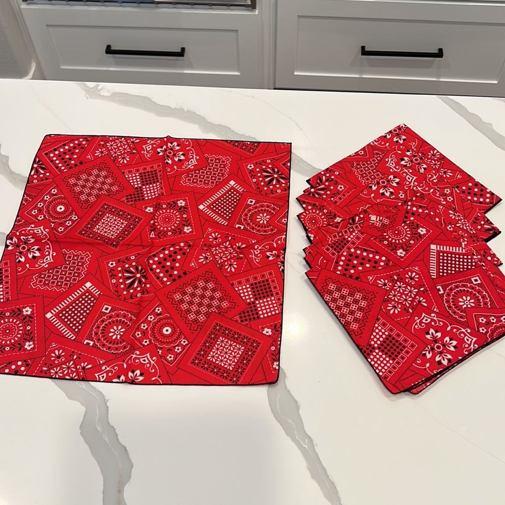 Vintage Western Red Bandana Style
Napkin Lot Of 8Napkins ( New )